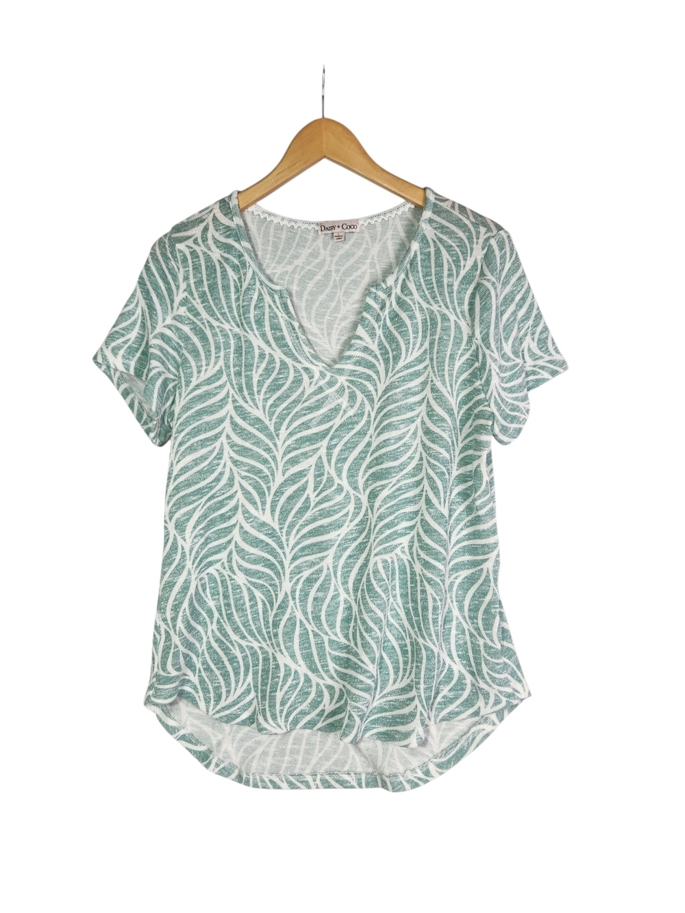 Daisy + Coco Green Leaf Print Notch Neck Top Size Large Casual Coastal Boho Knit - Picture 2 of 15